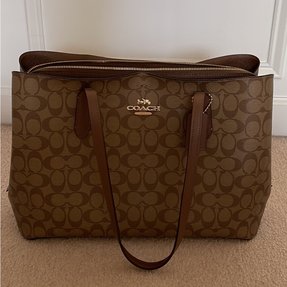Coach Large Avenue Carryall Purse